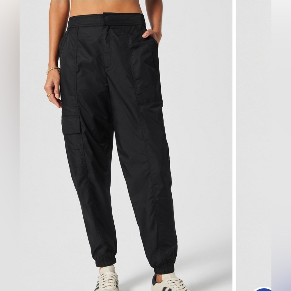 NWT Fabletics Cargo Jogger Medium Inseam 29.5” Activewear Athletic MSRP $75